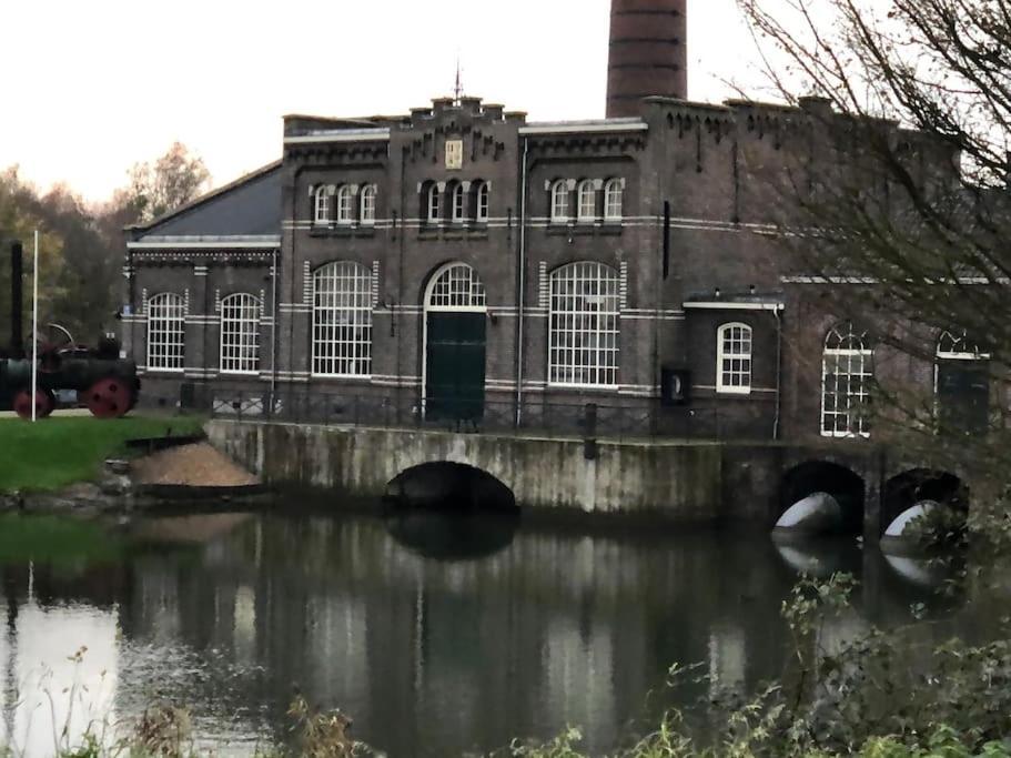 Villa Gezellige Pipo Met Grote Schommel Aan Het Water Medemblik Exterior foto